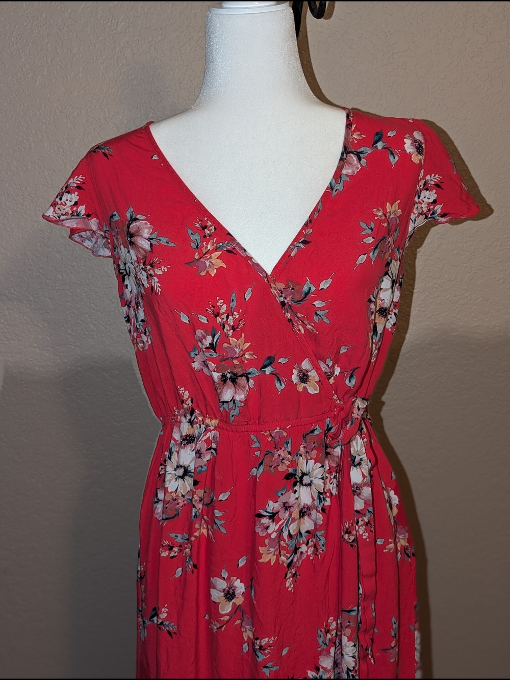 Floral Red Wrap Maxi Dress with Tie Waist And Pockets - Picture 5 of 8